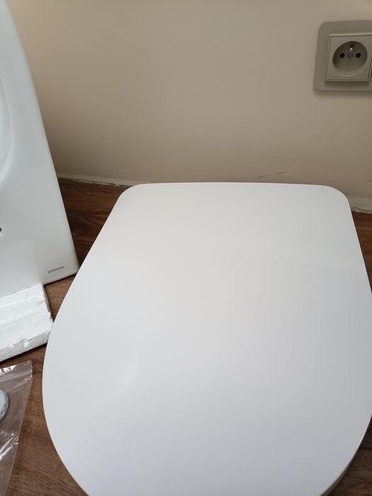 Nowy zestaw - Moduo Plus toaleta, misa WC wraz z deską Cersanit