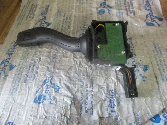 Conjunto / manetes de luzes e limpa vidros AUDI A3 (8P1)