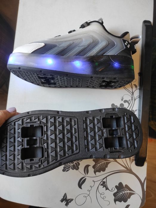 Buty świecące LED bez kółek 36