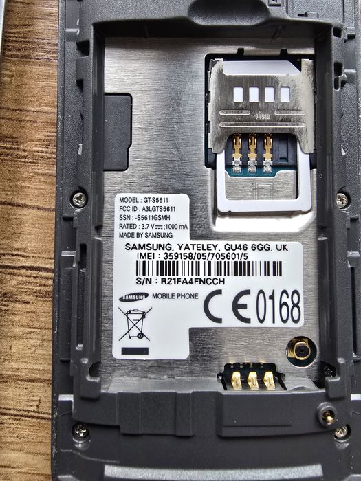 Telefon Samsung GT-S5611