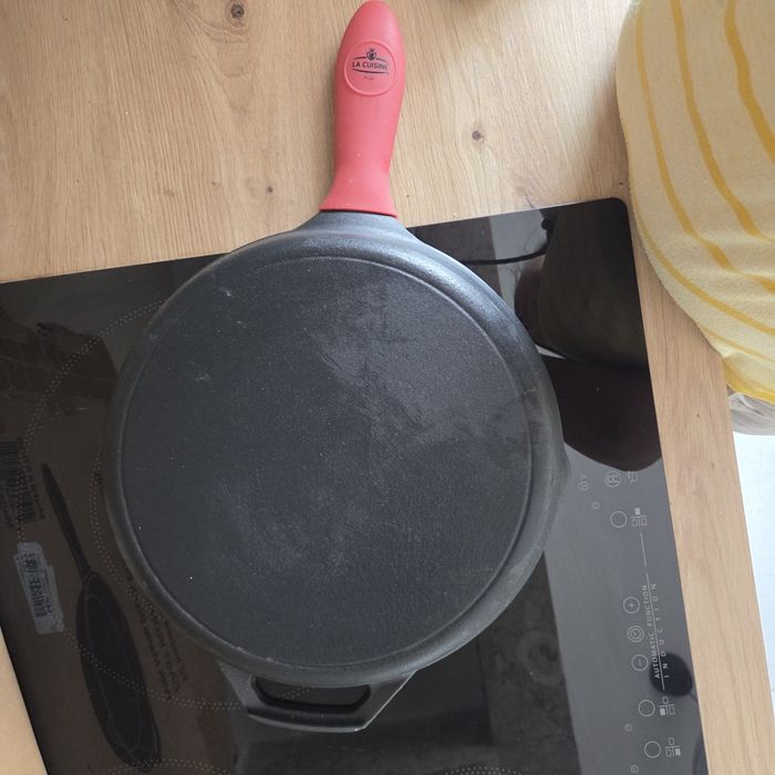 Frigideira nova grande de ferro fundido 30cm