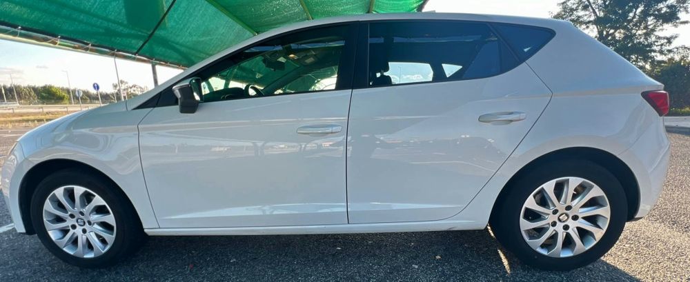 SEAT LEON 1.6 TDI Style,105cv, de 2015, 214 mil kms,1 dono,6990€,impecável