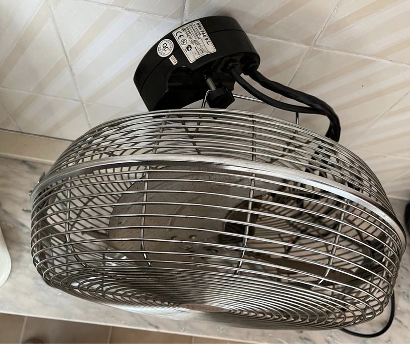 Ventoinha de Chão UFESA Turbo Fresh - Como Nova