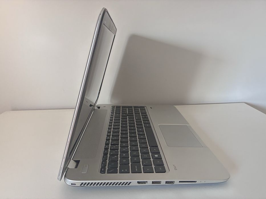 HP ENVY 15 — i7 / 8GB RAM / SSD 500 GB/ NVIDIA 2GB