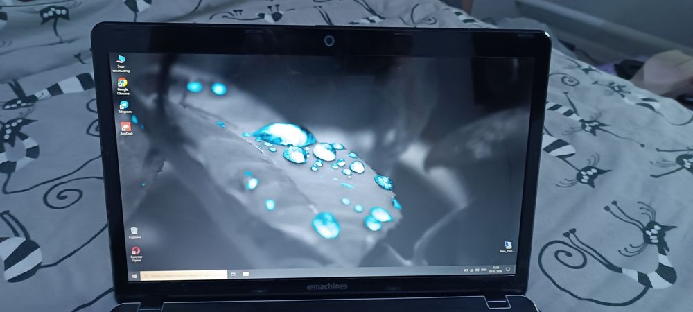 Продам  ноутбук под ремонт.