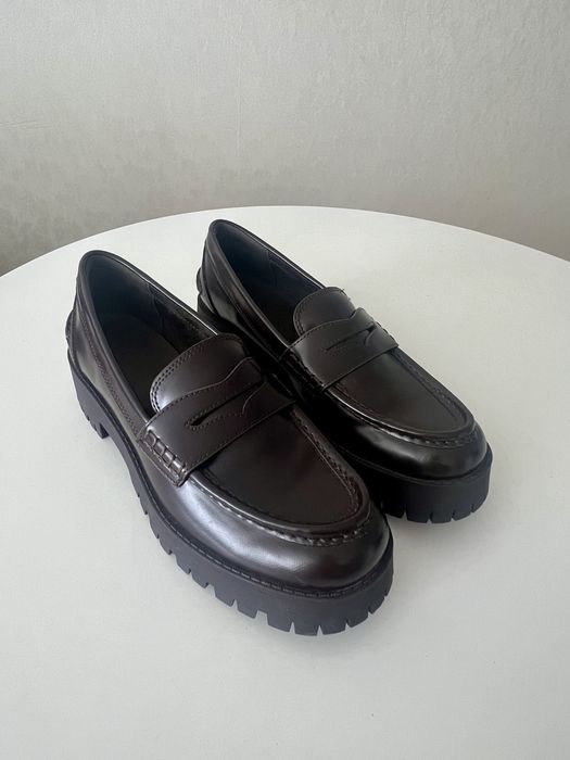 Лофери коричневі Zara