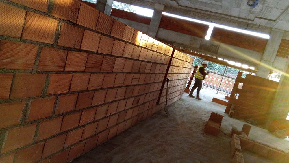 Remodelações, Construções e Reparações.