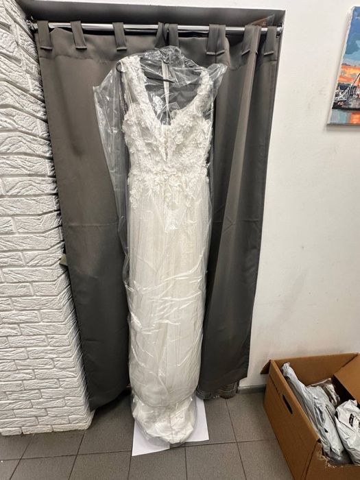 Розкішна Весільна Сукня зі шлейфом Пишна/Айворі/Плаття/біла/довга/