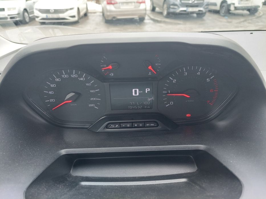 Peugeot Partner 2020 рік
1.5 диз./96kWt/ автомат 
188 тис.км пробігу