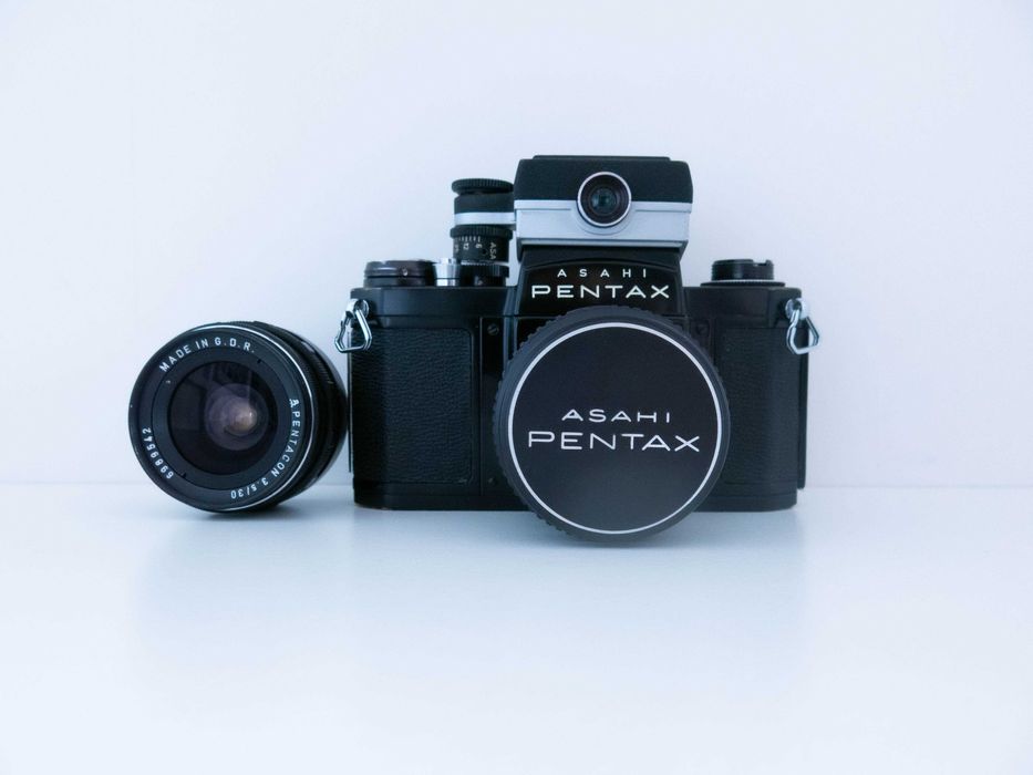 Câmara Analógica PENTAX S1a com Fotómetro Externo 100% funcional + Pentacon 30 mm f3.5