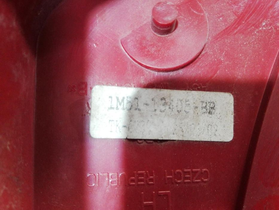 FAROLIM TRASEIRO ESQUERDO FORD FOCUS SEDAN 2002