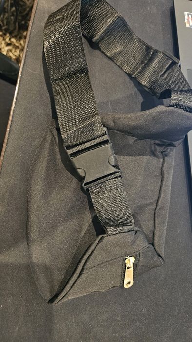 Bolsa de cintura preta