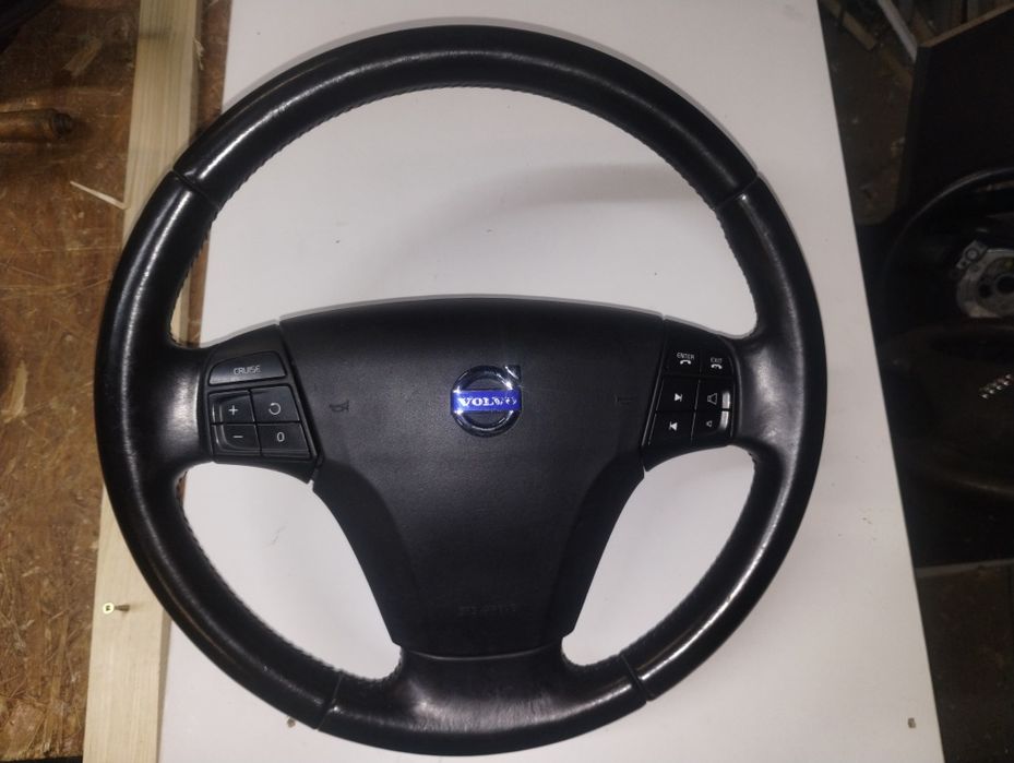 Volvo V50 S40 C30 kierownica wielofunkcyjna ładna