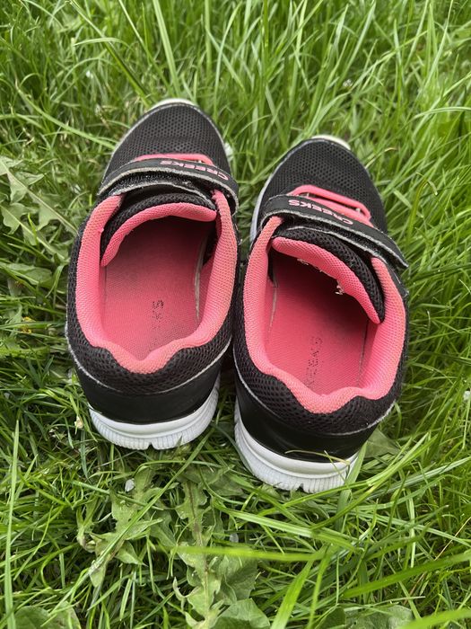 Кросівки, макасіни