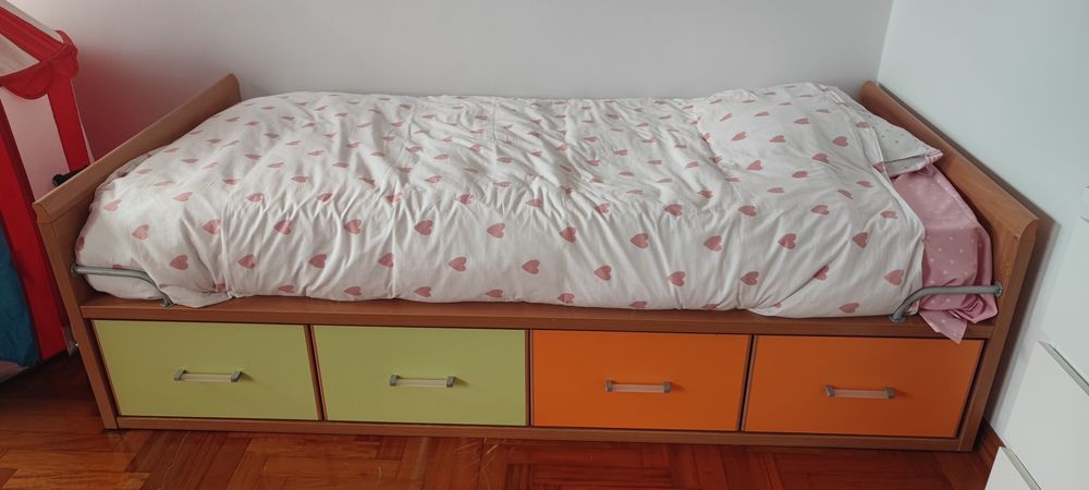 Cama de solteiro/o
