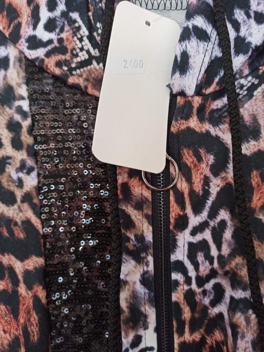 Vestido com fecho ou casaco em malha NOVO