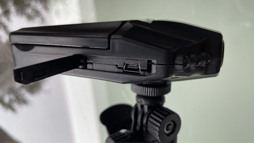 автомобільний відеореєстратор RS DVR -13