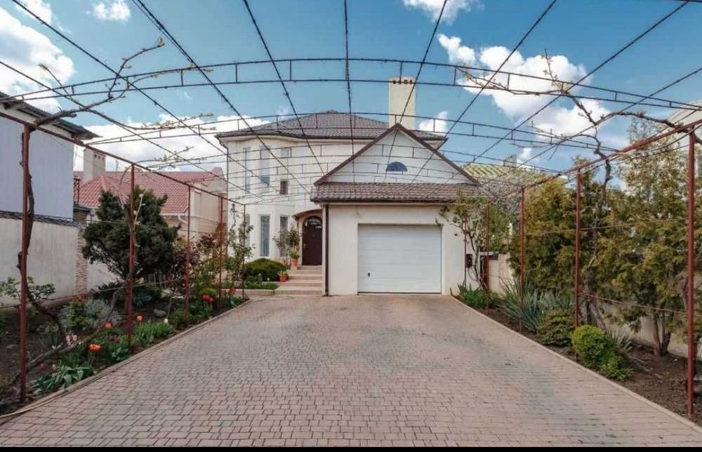 Аренда  дома  ул. Долгая гараж подва рядом с морем