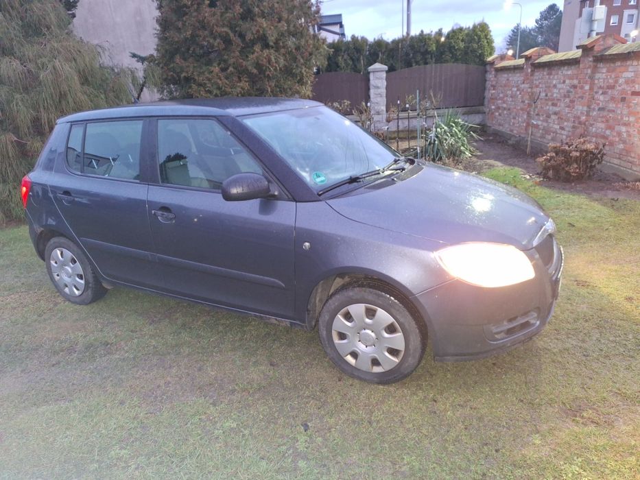 Skoda Fabia benzyna klimatyzacja dwa kpl kół itp