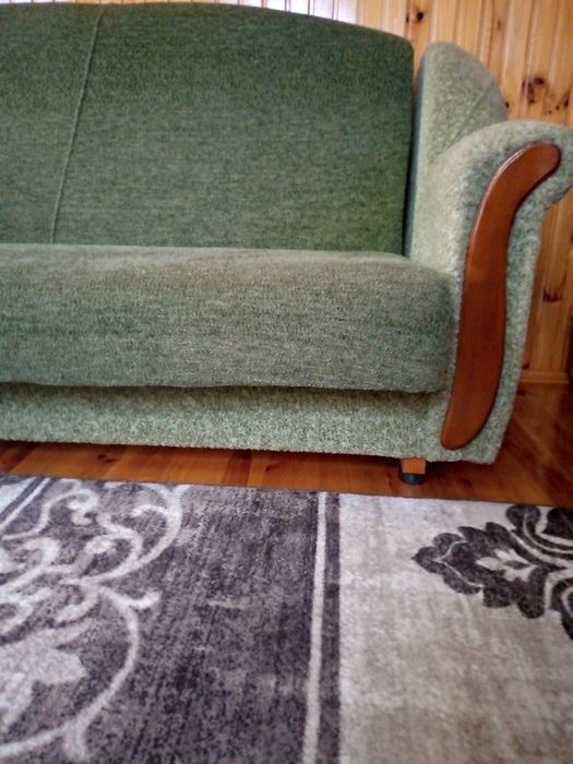 Продам диван в доброму та новому стані.