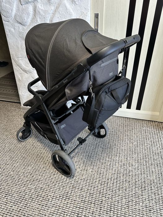 Прогулочна коляска