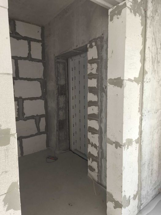 Продам  фасадное помещение на Таирово в ЖК Виа Рома.  1L21