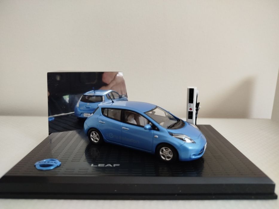 Miniatura Nissan Leaf 1/43 Nova