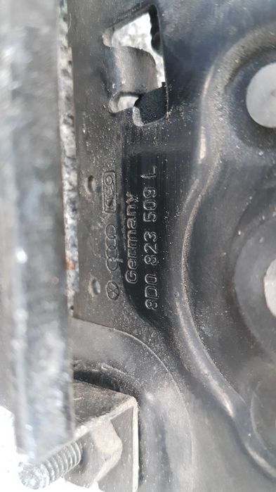Fecho do Capô e Fecho da Frente em Fibra Audi A4 B5 8D 1994 a 2001 Original