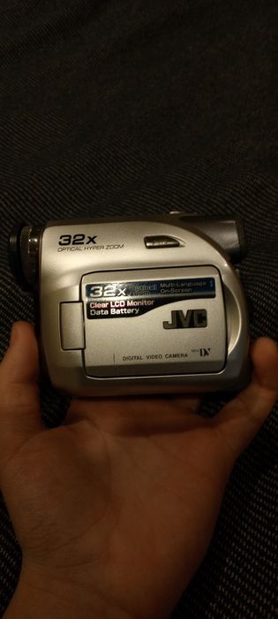 Відеокамера mini dv JVC gr-d350e