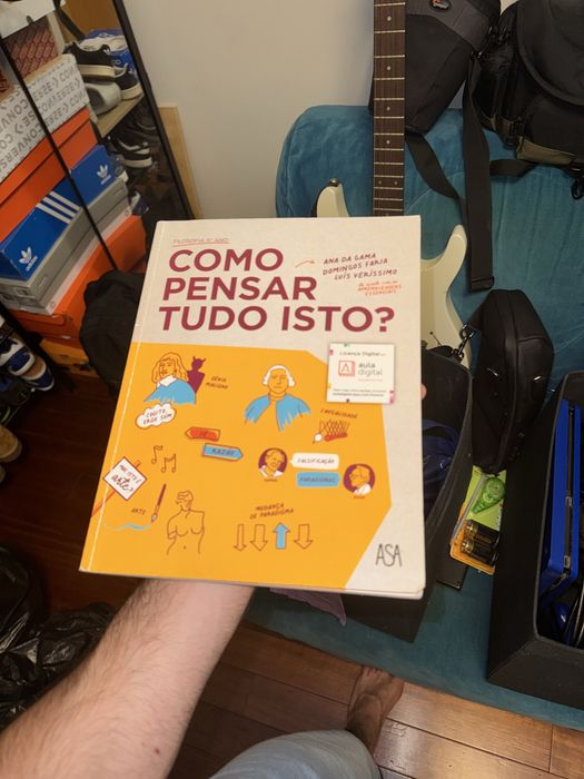 Manual e Caderno de Atividades de Filosofia 11°ano