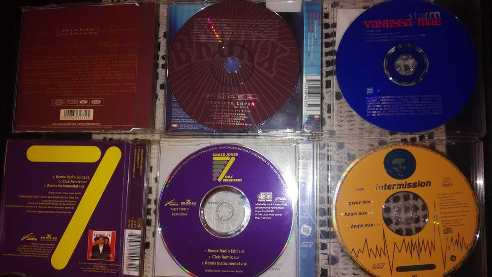 5 singli CD: Intermission,J.Lopez,Grace Jones..