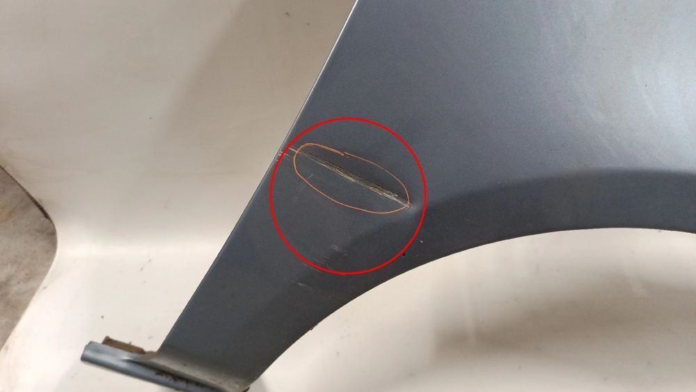 Guarda-lamas direito MAZDA 2 (DY)