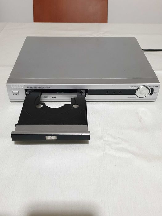 Leitor de DVD - KXD Modelo DP-302 - A funcionar