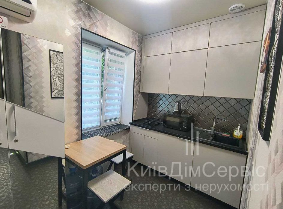 Продаж 2к квартири Госпітальна 2 Центр Печерський