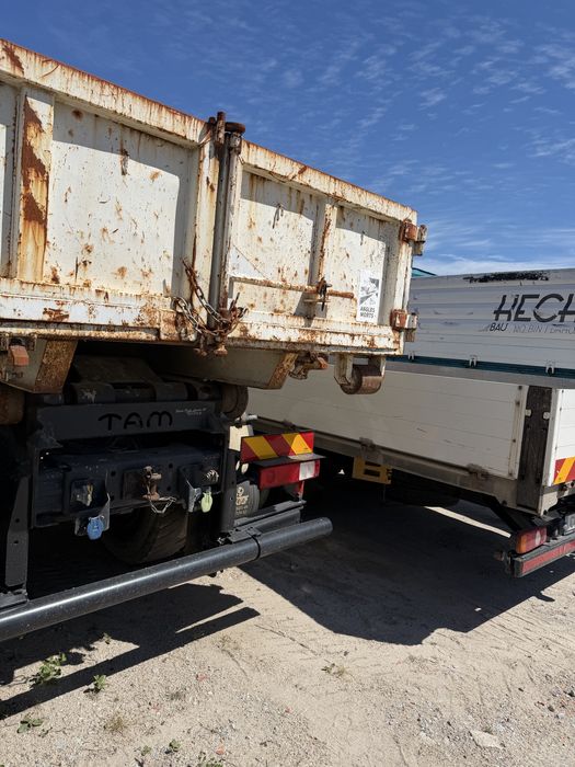 Camião Kerax com ampliroll e grua