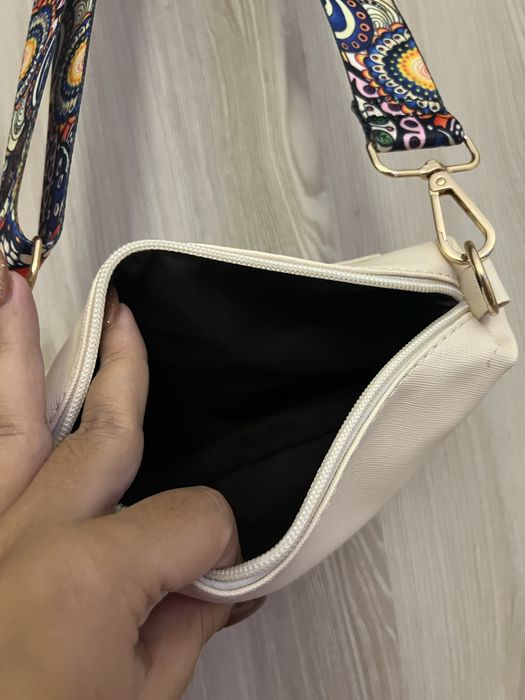 Mala bege com alça multicolor