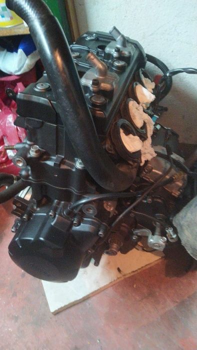 Reparaçao de Yamaha R6 modelos carboraçao