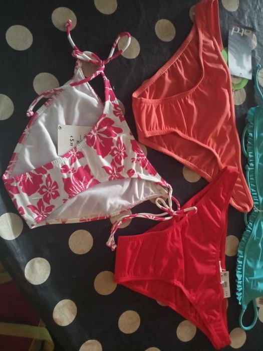 Bikinis e peças novos