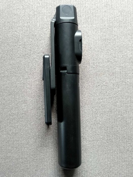 Bezprzewodowy mini selfie stick z pilotem i statywem
