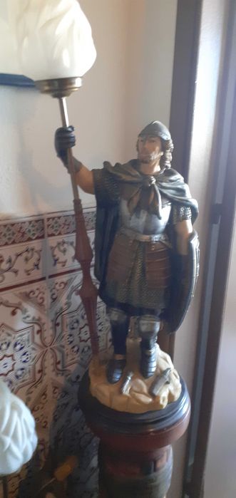 bonita estátua rara