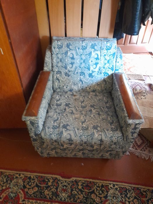 Продам кресло б/у,в хорошем  состоянии, 2шт,
