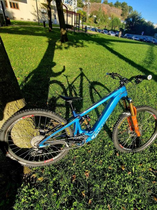 Bicicleta eletrica Pivot Shuttle LT 160mm