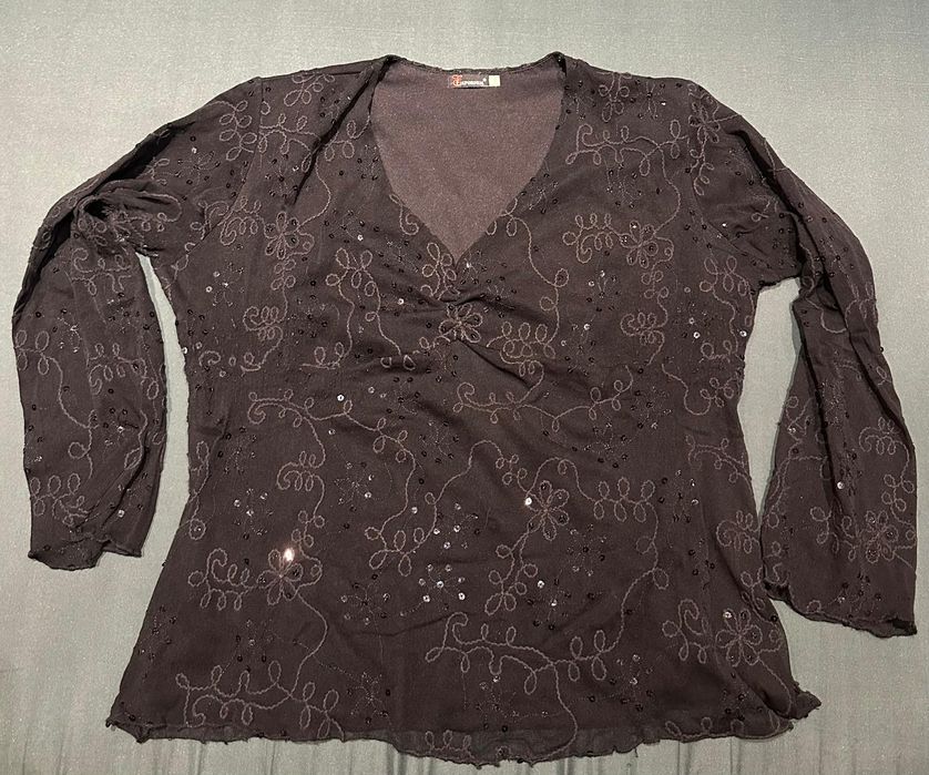 Blusa senhora preta com brilhantes