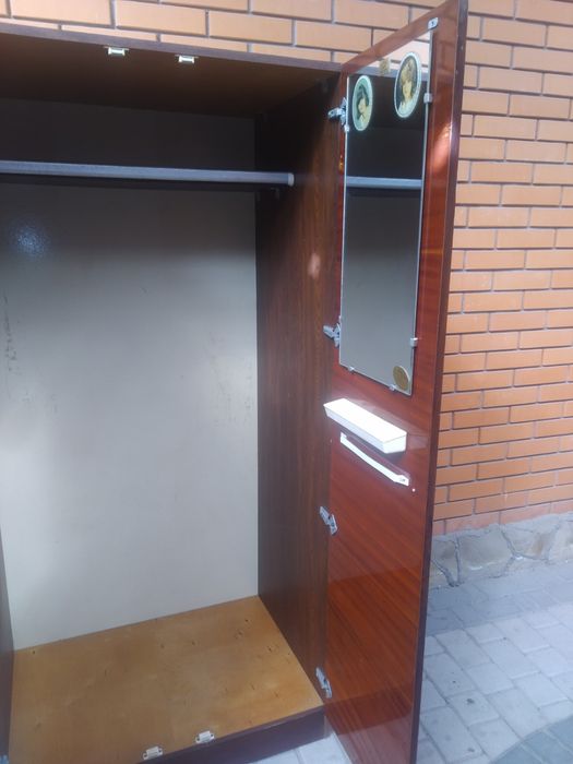 Шафа. двудверна. .