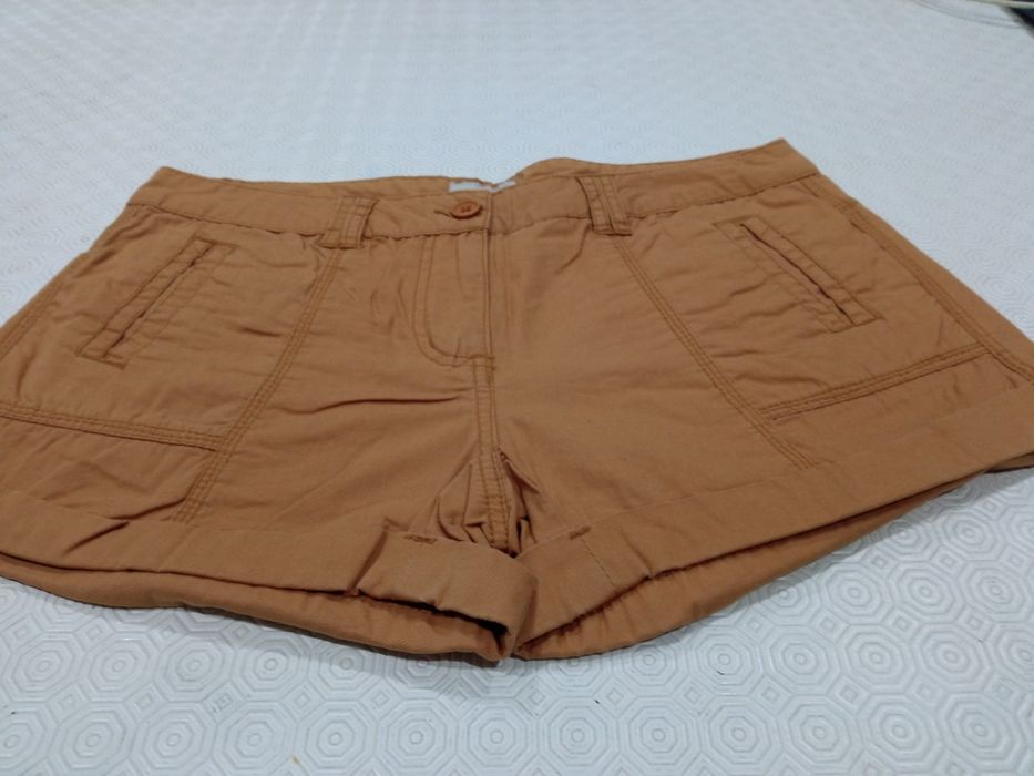 Try these shorts! Fabrics and colors are very feminine and discreet!64751224813314121