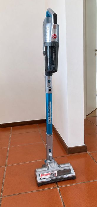 Aspirador Vertical HOOVER H-Free 500 Hydro Plus HF522YSP 011 (22 V - Autonomia 45 min - 450 ml)
