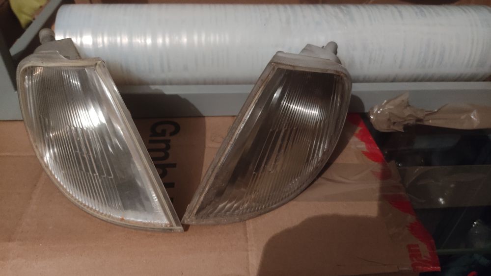 Farol Esq , retrovisor Drt..e piscas Drt. Esq. citroën SAXO 99