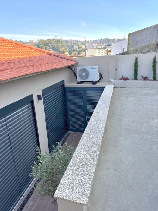 Moradia terrea V1 independente com terraco e garagem