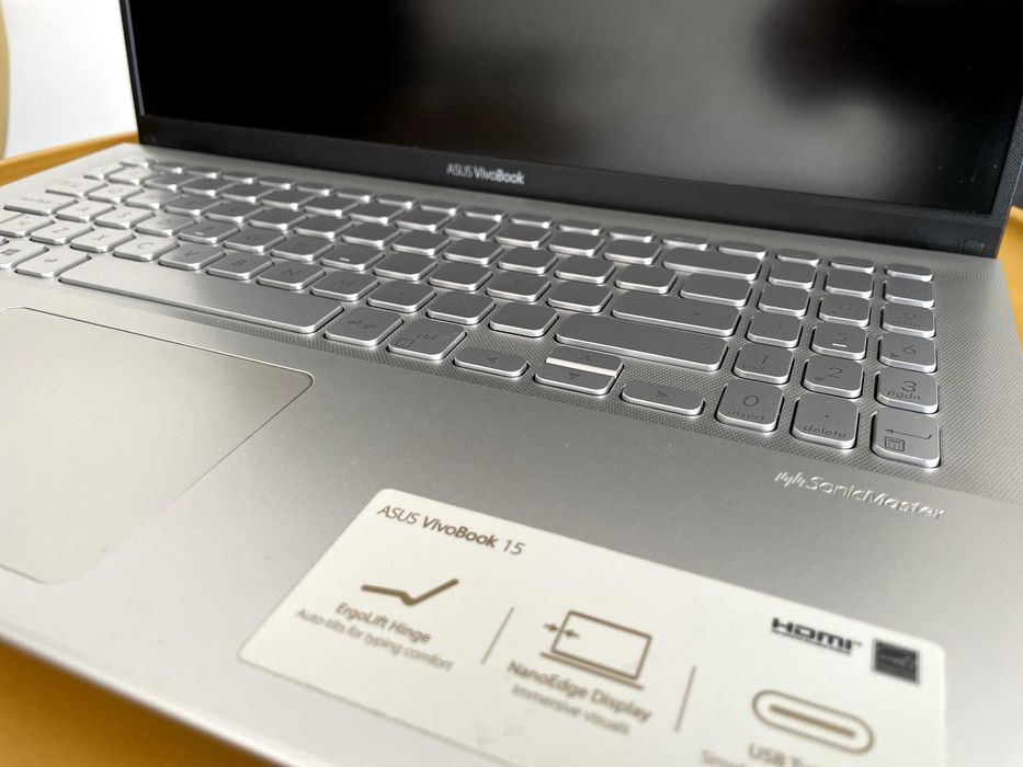 Portátil ASUS VivoBook 15 - 1.14 TB Armazenamento - 12 GB RAM