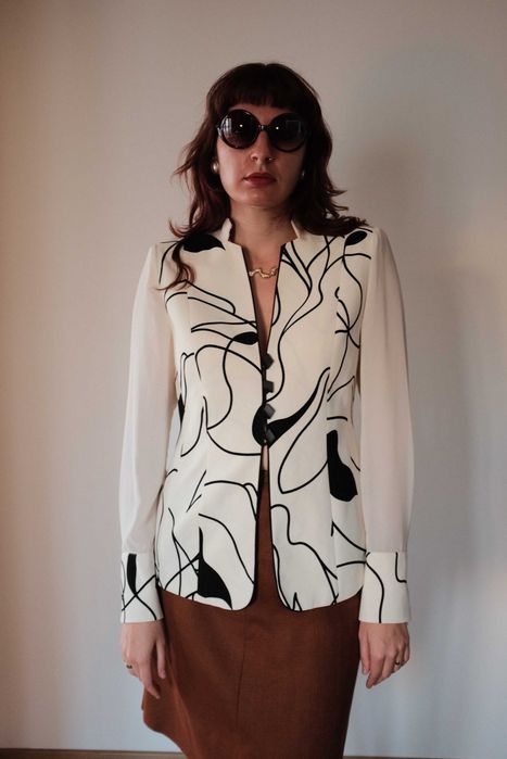 Monochrome Graphic Vintage Blouse – 1980s Style64586352609667121